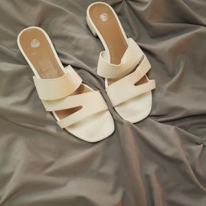 Adorable white flat sandals,size 9